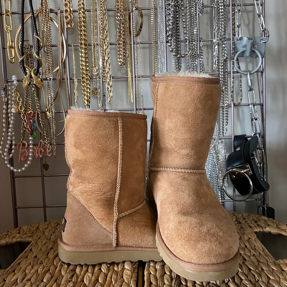 Ugg classic short boot